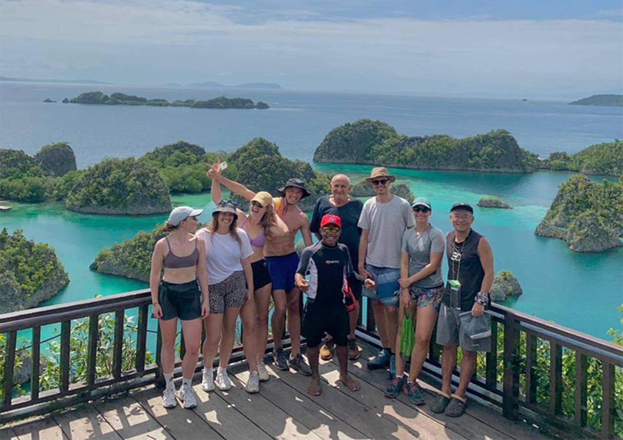 Meos Ambower Homestay Raja Ampat Fam Exterior photo